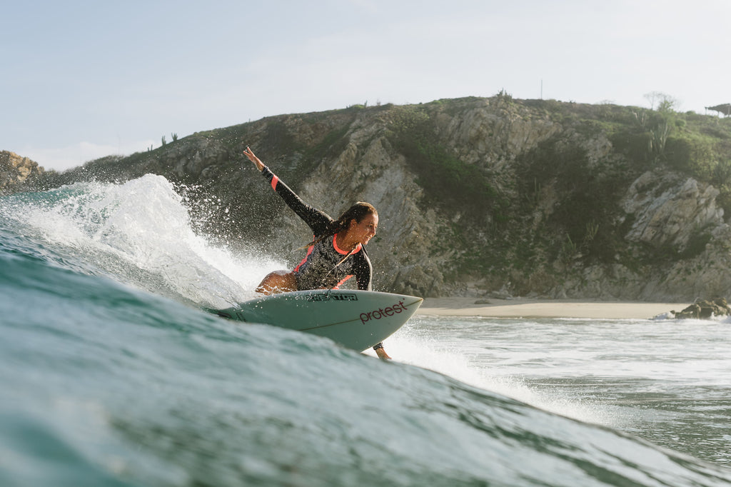 La evolución del surf: Desde sus raíces hasta las últimas tendencias